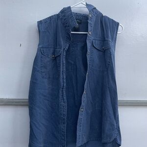 White Sierra Blue Sleeveless Button-Up Shirt